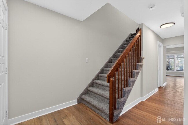 Foto del edificio - 172 Nathan Dr