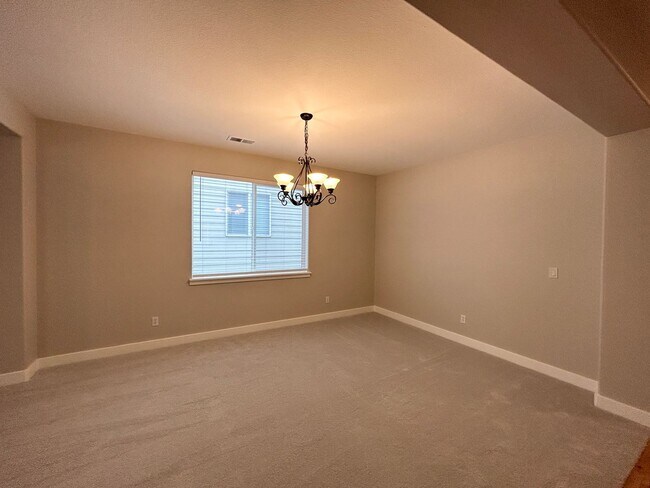 Building Photo - Spacious & Stylish NW Portland Home – Open...