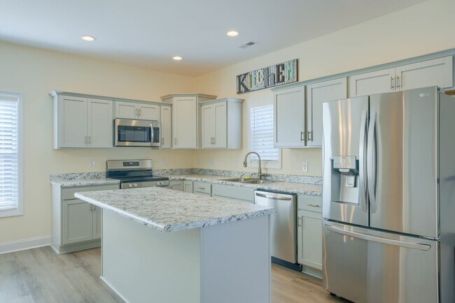 Building Photo - Charming 3-Bedroom Home for Rent in Rogers Farm