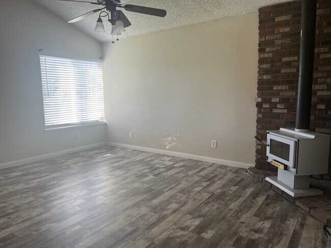 Building Photo - 3812 Grissom St