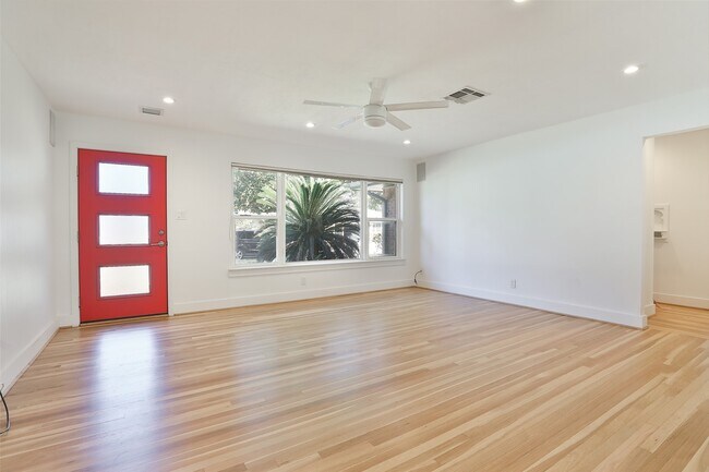Building Photo - 4613 Libbey Dr