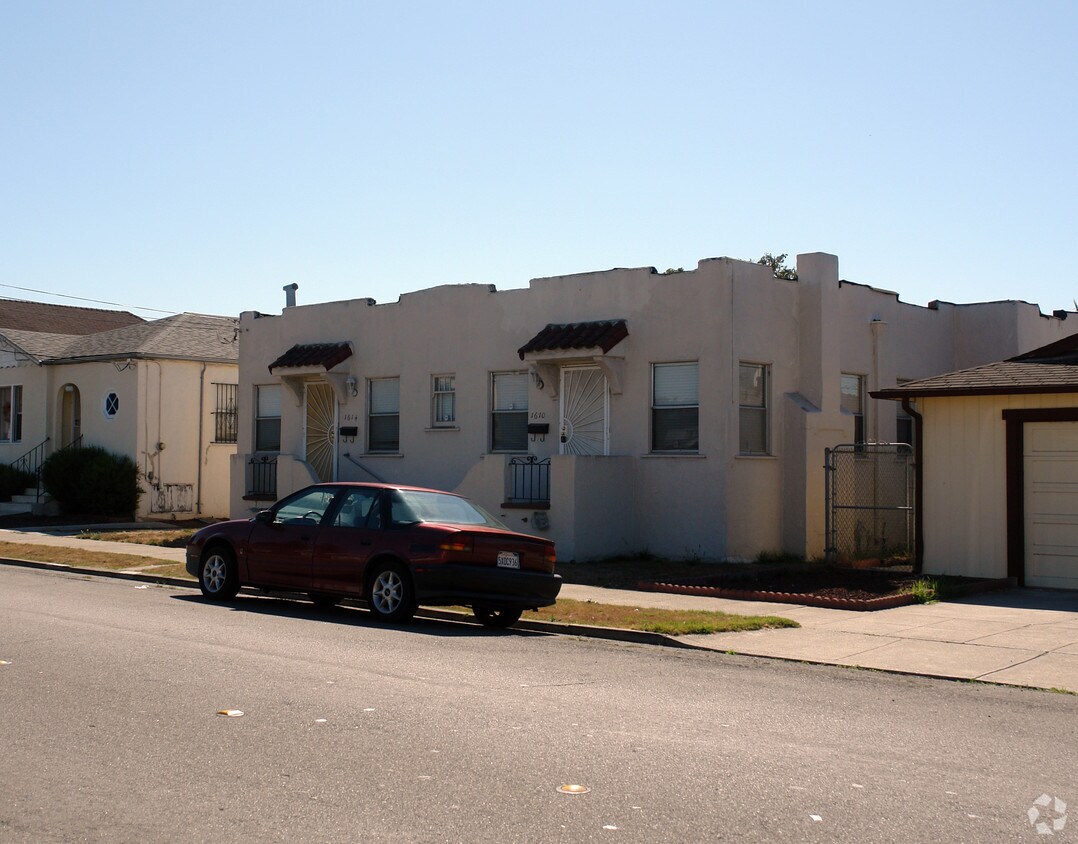 Foto del edificio - 1610-1614 Roosevelt Ave