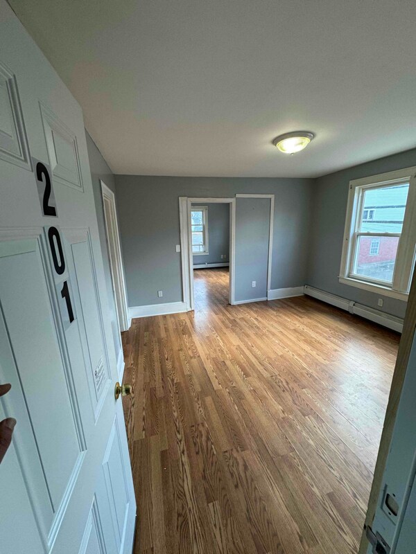 102 South St Unit 201, Biddeford, ME 04005 Room for Rent in Biddeford, ME