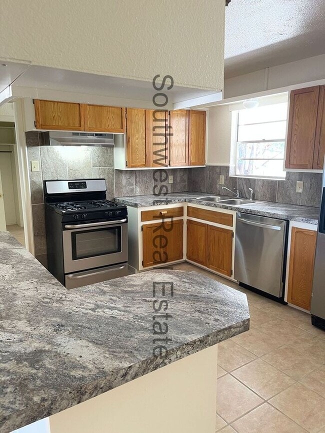 Building Photo - Nicely updated 4 bedroom home.
