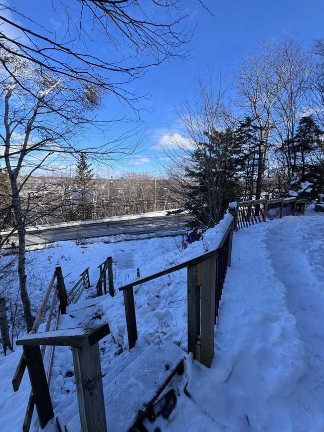 Photo du bâtiment - 75 Herring Cove Rd