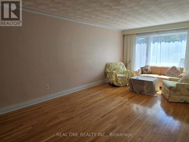 Building Photo - 37 Bessarion Rd