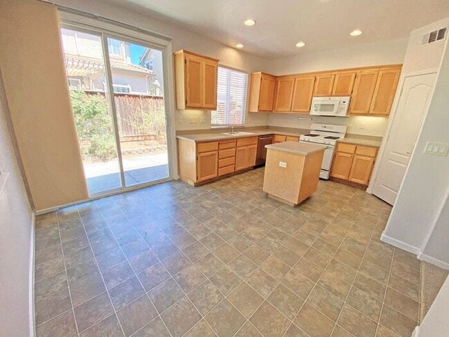 Building Photo - 2247 3rd St