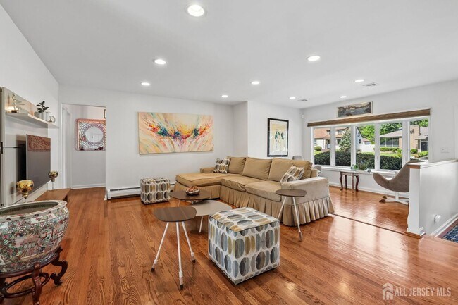 Foto del edificio - 207 Stoughton Ave