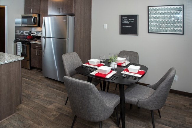 Building Photo - Eagan Place