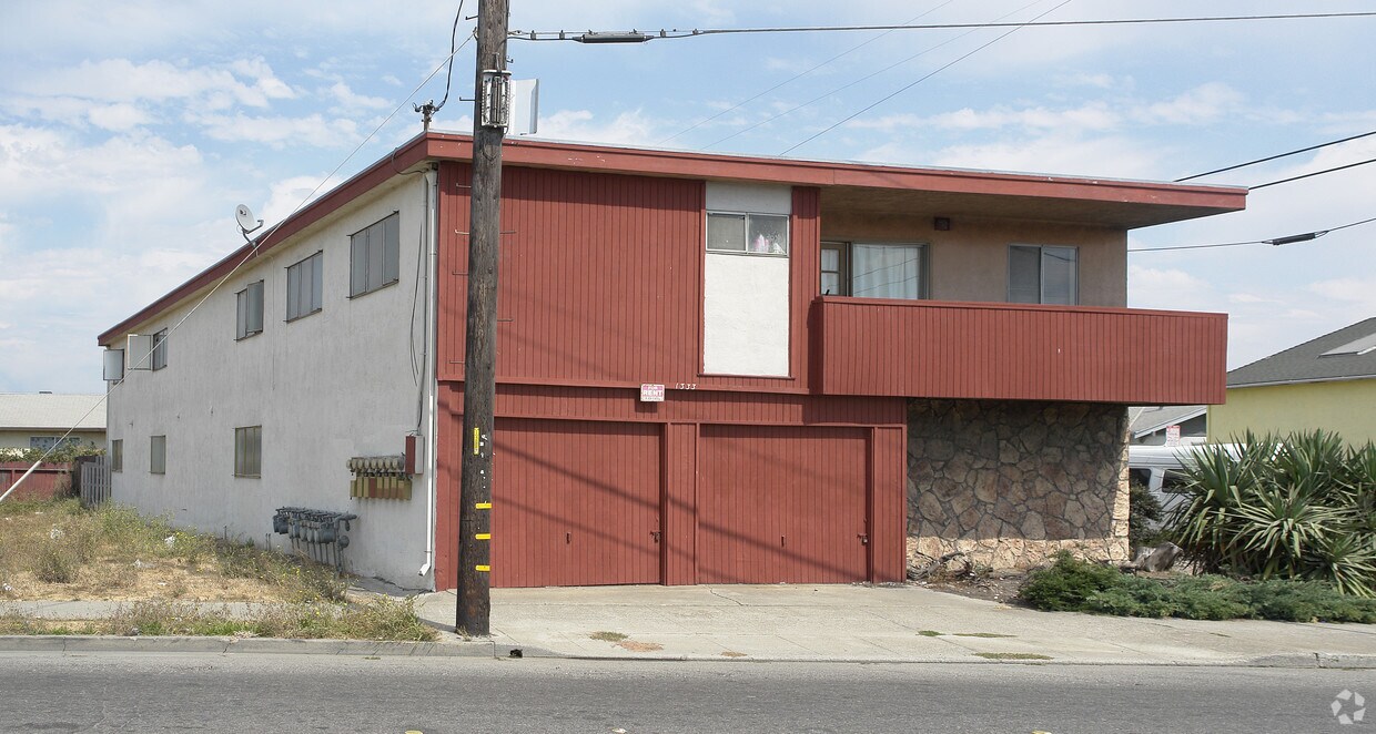 Building Photo - 1333 Market Ave