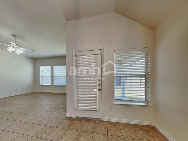 Foto del edificio - 20015 Leithcrest Way