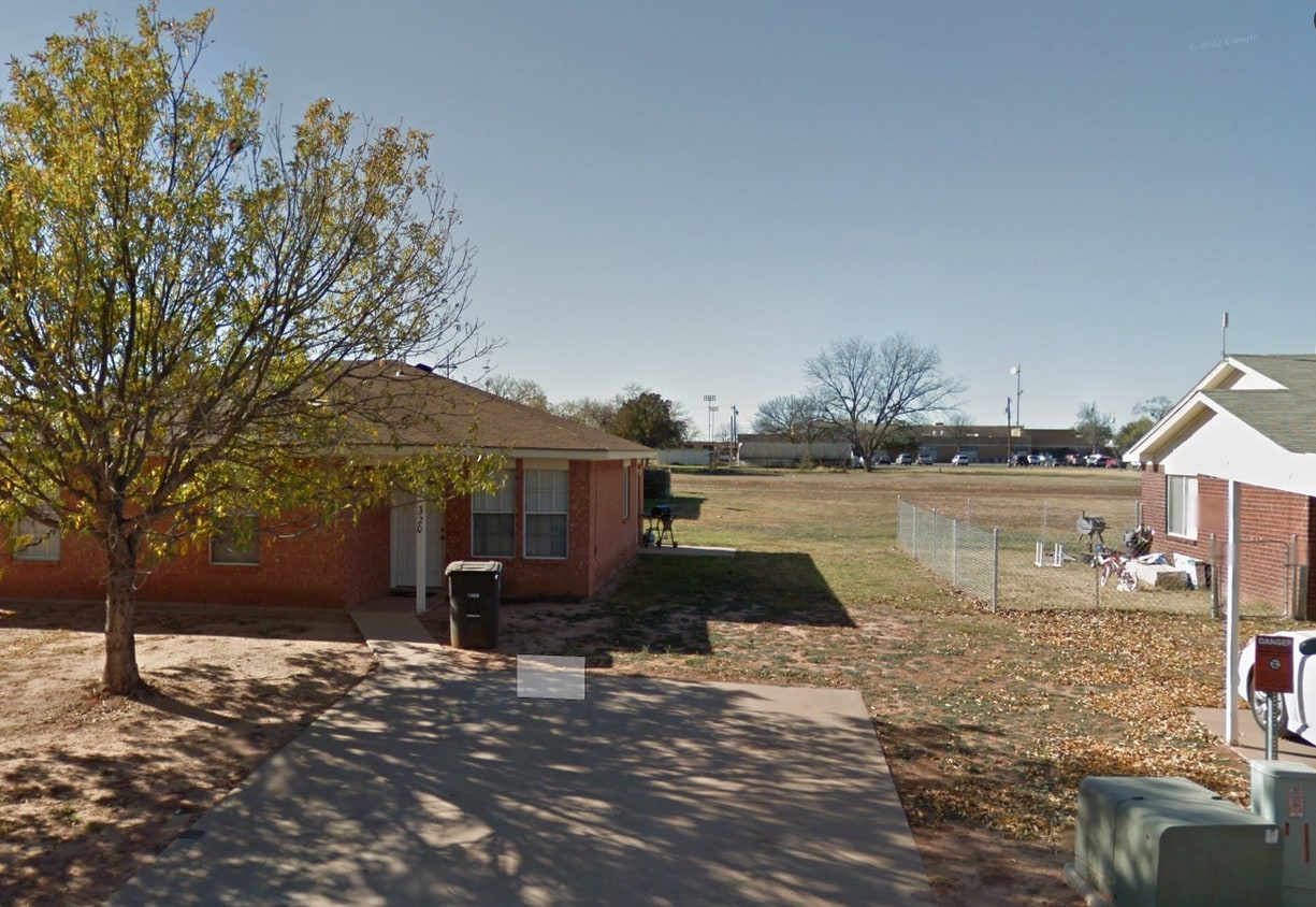 Foto principal - 320 SE Railroad St