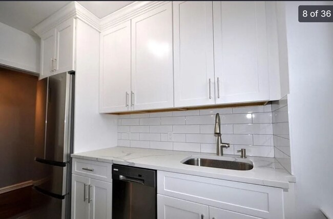 Foto del edificio - 209 Garth Rd