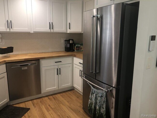 Foto del edificio - 21725 Rockwell St