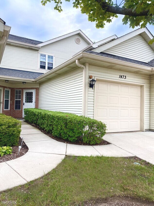 Primary Photo - 2 br, 2.5 bath House - 1473 Golfview Dr