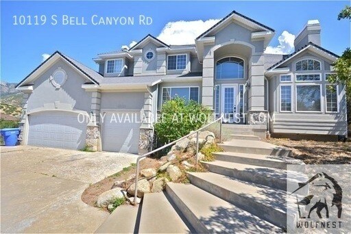 Primary Photo - No Security Deposit Option! Exquisite 5 Be...