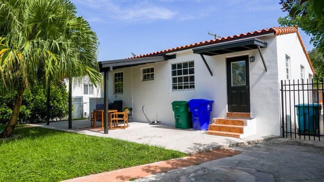 Back of house - 2945 SW 25th St