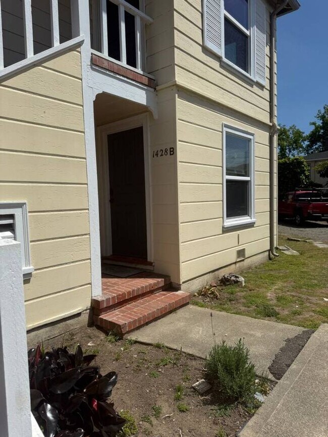 Foto del edificio - 1br - 700ft2 - Charming 8-unit apartment building. Walk to N. Berkeley BART
