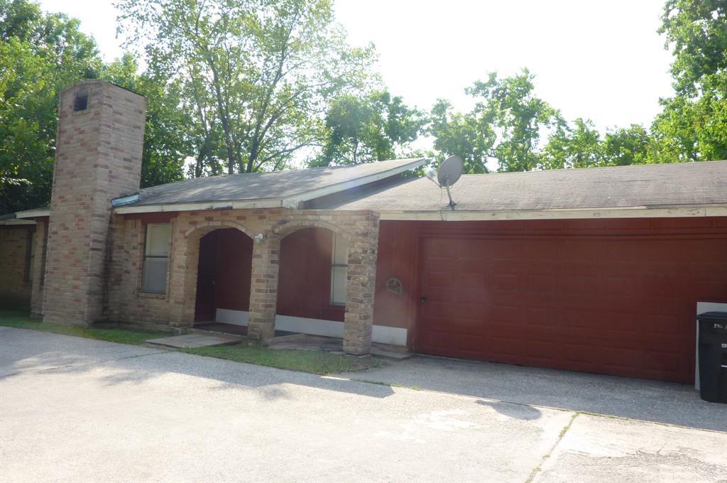 Primary Photo - 8916 Carousel Ln