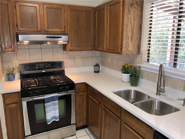 Building Photo - 12022 Thompkins Dr