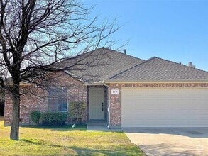 Building Photo - 2717 Lumina Dr