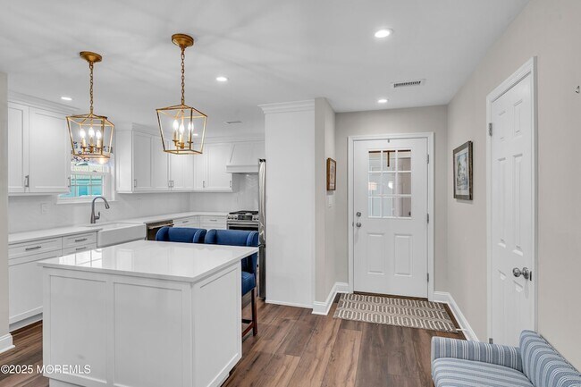 Foto del edificio - 68 Maple Dr