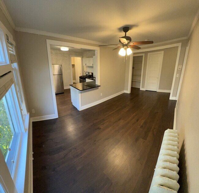 Foto del edificio - 2536 DuPont Ave S
