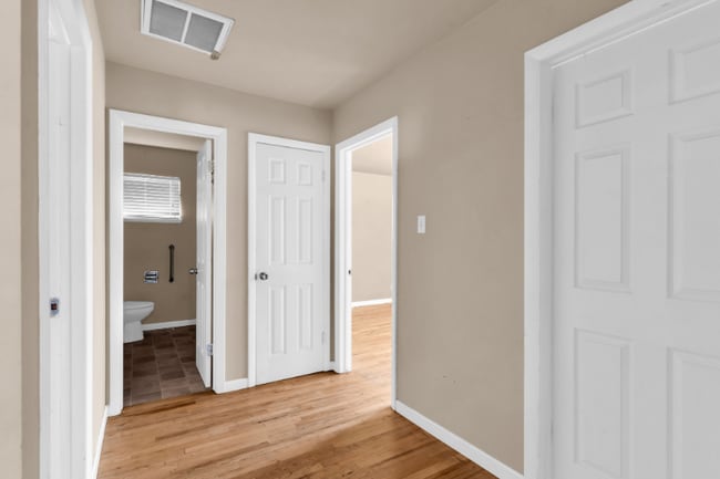 Foto del edificio - 2200 Fowler St