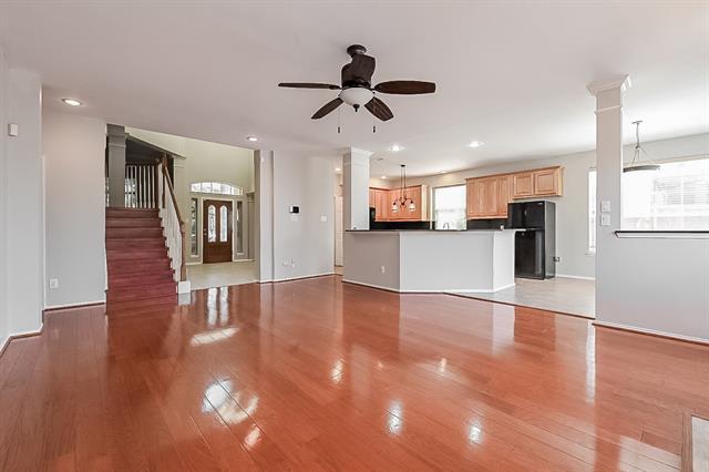 Building Photo - 3325 Fallbrook Dr