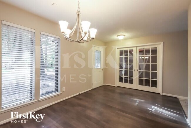 Building Photo - 4014 Cedar Forest Dr