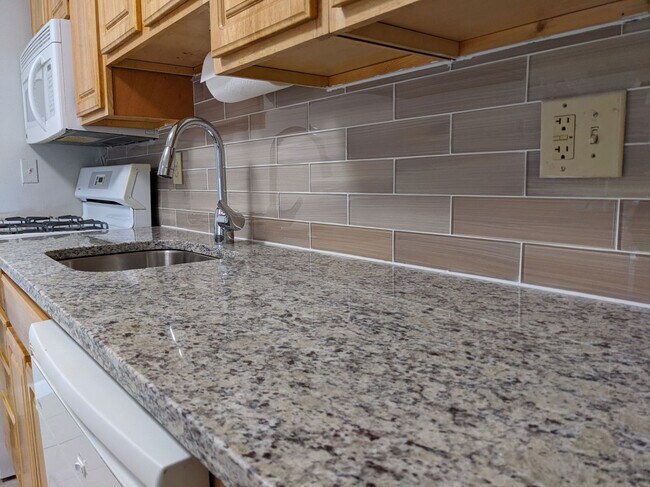 Foto del edificio - 1401 Weldon Pl S