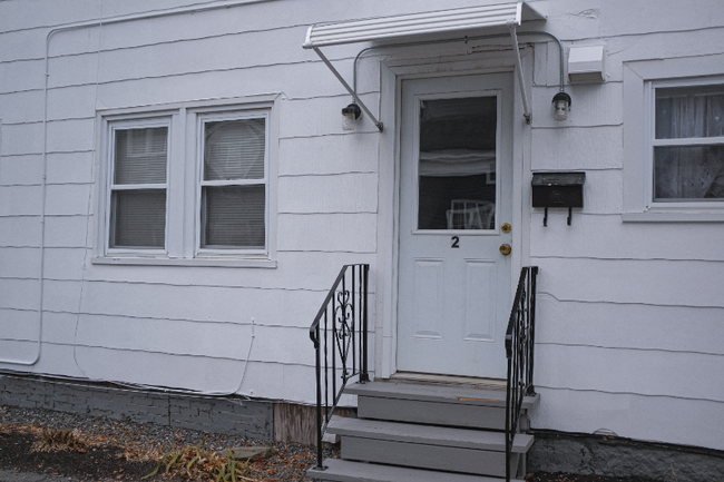 Building Photo - 60 Pleasant St