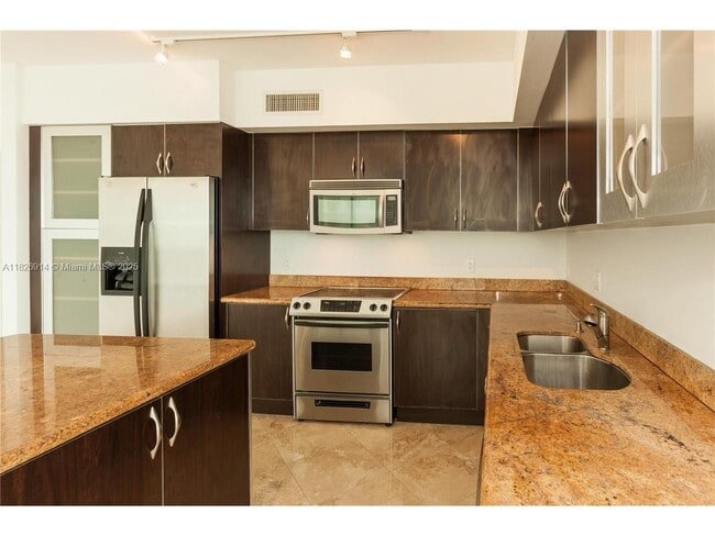 Foto del edificio - 1745 E Hallandale Beach Blvd