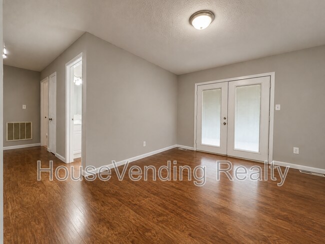 Foto del edificio - 2214 Highland Rd