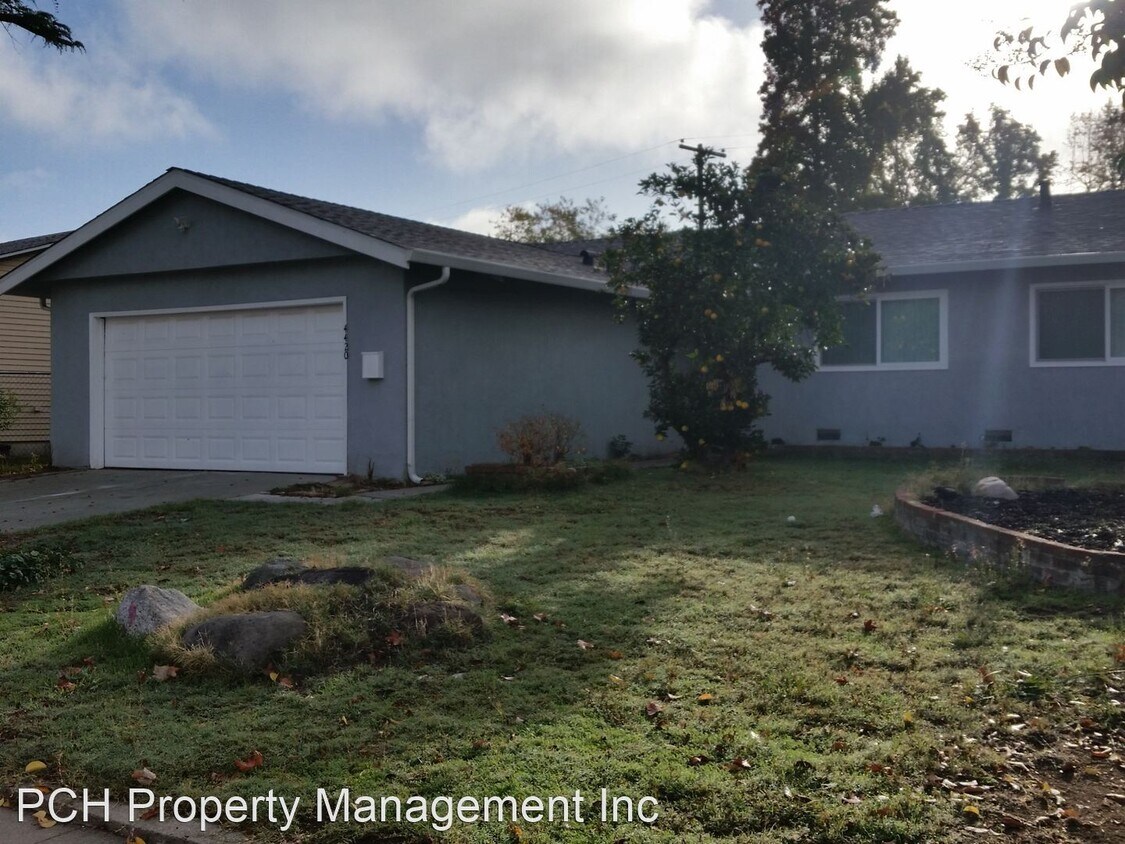 Primary Photo - 4 br, 2 bath House - 4420 Fenwick Way