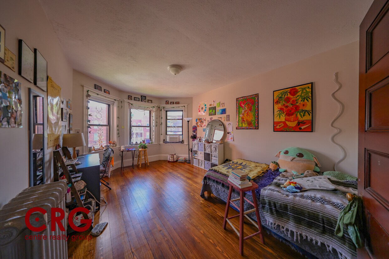 Foto principal - 1855 Beacon St