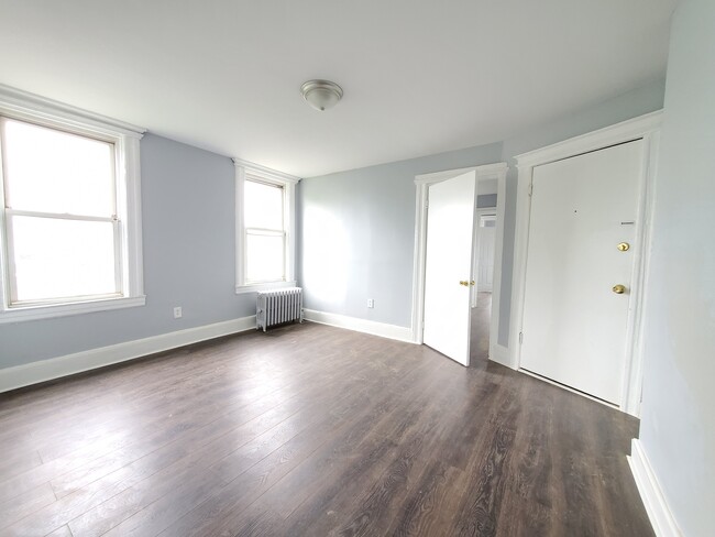 102 Grant Ave 3R - 105 Grant Ave