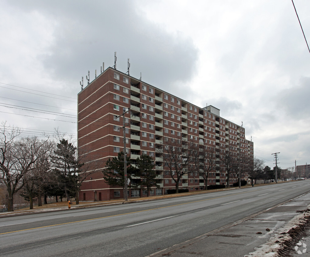 Photo du bâtiment - Birchmount Eglinton