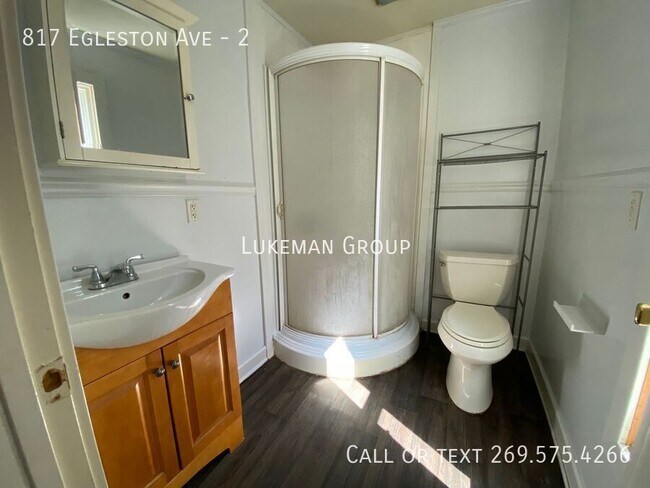 Building Photo - 817 Egleston Ave