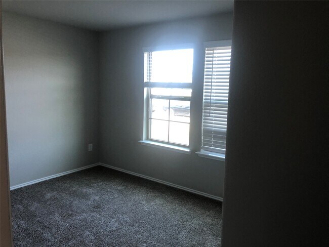 Building Photo - 1810 Gibbons Creek Dr