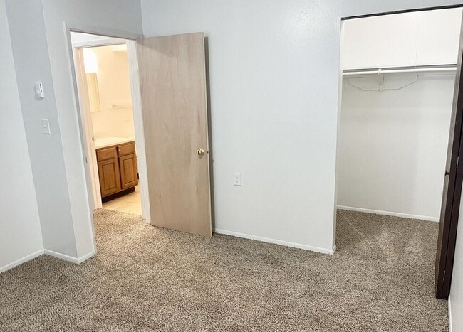 Building Photo - 600 John Goodhue Rd