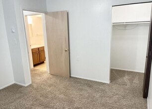 Building Photo - 600 John Goodhue Rd