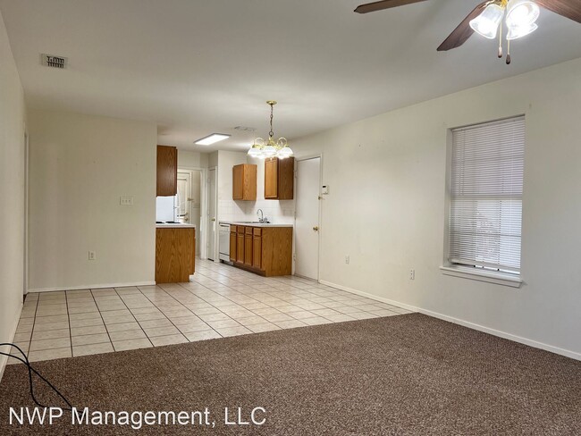 Building Photo - 2 br, 1.5 bath House - 417 Redbud Circle