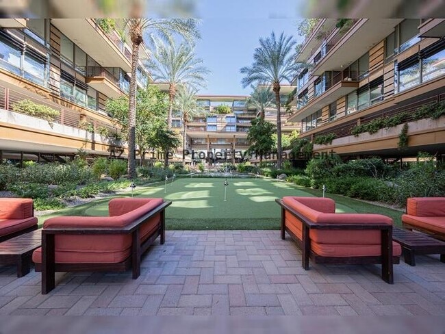 Building Photo - 7157 E Rancho Vista Dr