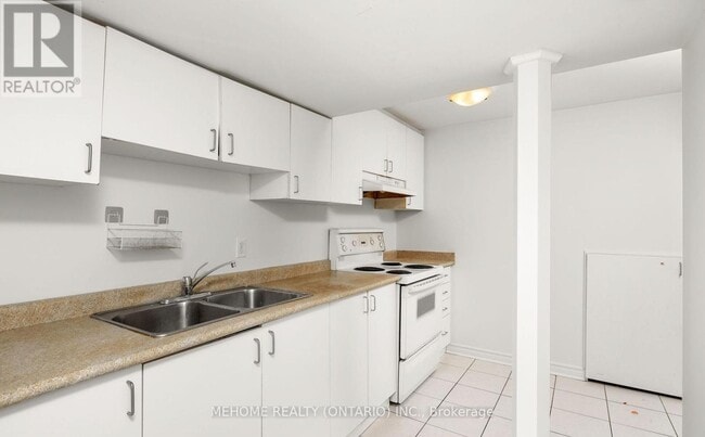 Building Photo - 14 Tarsus Crescent