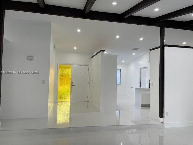 Foto del edificio - 17010 SW 93rd Ave