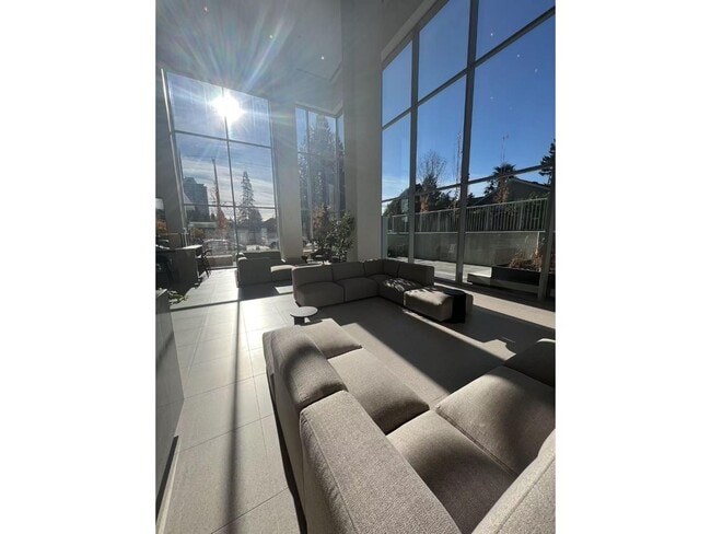 Photo du bâtiment - 13573 98a Ave