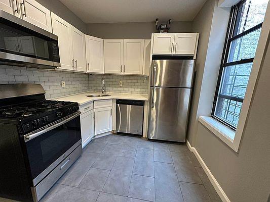 Foto principal - 2 bedroom in BRONX NY 10468