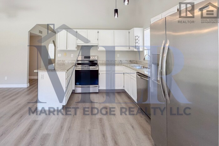 Foto principal - 3Bed/2Bath Home at 7th St/Union Hills! $24...