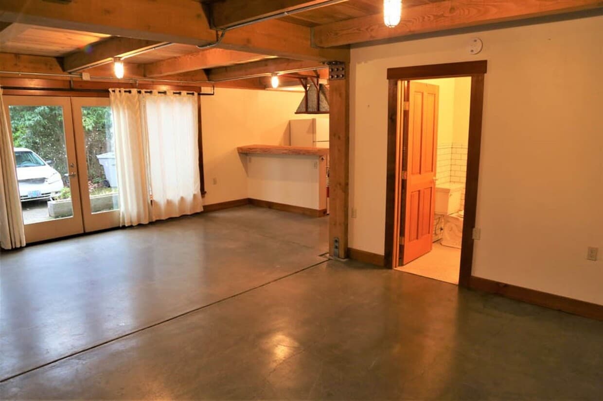 Primary Photo - Extraordinary 2bed/2bath Loft in Historic Barn next door to Oregon State